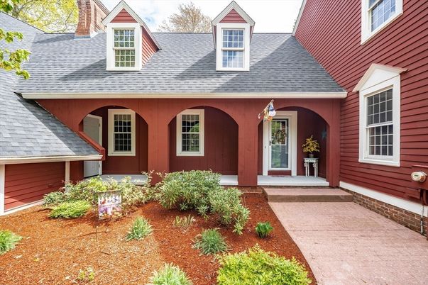 Exterior, Facade, Cape Cod