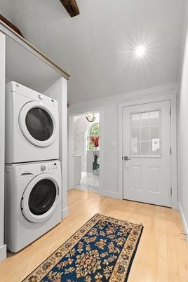 Interior, Utility Closets, Washer, Wood Texture Flooring