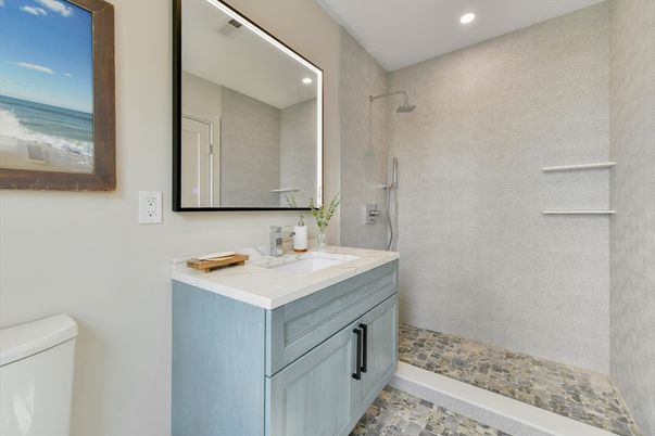 Bathroom, Interior, Recessed Lighting