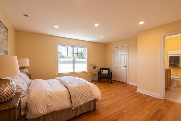 Bathroom, Bedroom, Interior, Recessed Lighting, Wood Texture Flooring