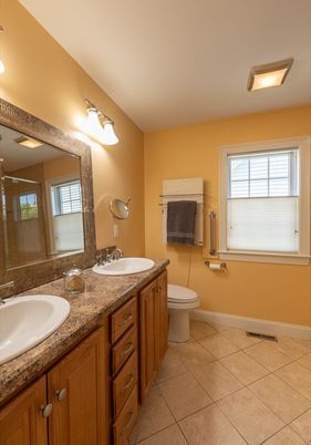Bathroom, Dual Sink Vanities, Interior