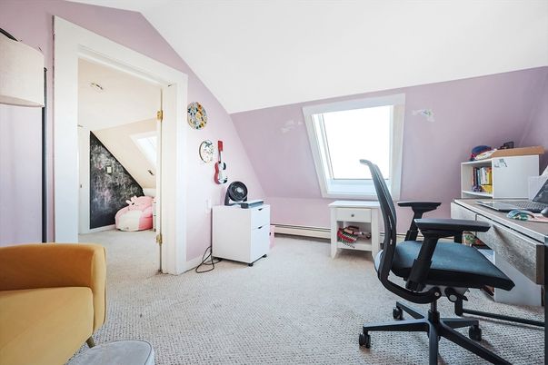 Home Office, Interior