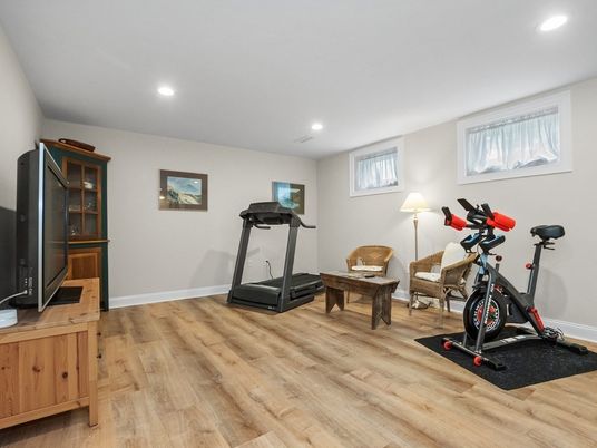 Fitness Equipment, Interior, Recessed Lighting, Wood Texture Flooring