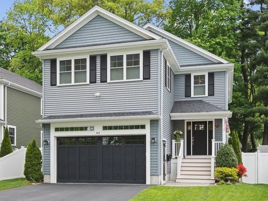Attached, Exterior, Facade, American Craftsman