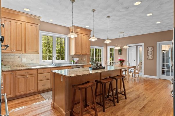 Dining room, Interior, Kitchen, Pendant Lights, Recessed Lighting, Wood Texture Flooring
