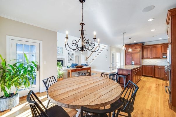 Chandelier, Dining room, Interior, Kitchen, Pendant Lights, Recessed Lighting, Wood Texture Flooring