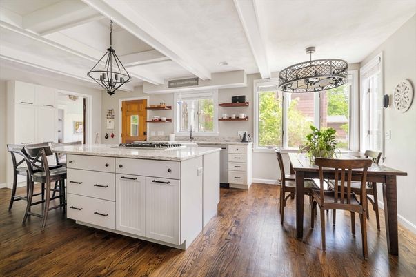Chandelier, Dining room, Interior, Kitchen, Pendant Lights, Recessed Lighting, Wood Texture Flooring