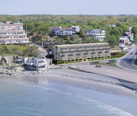 Exterior, Lake