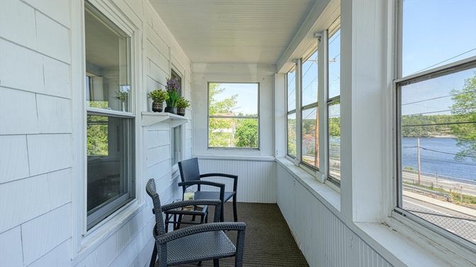 Interior, Sun Room, Water