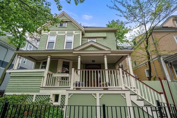Exterior, Facade, Queen Anne Victorian