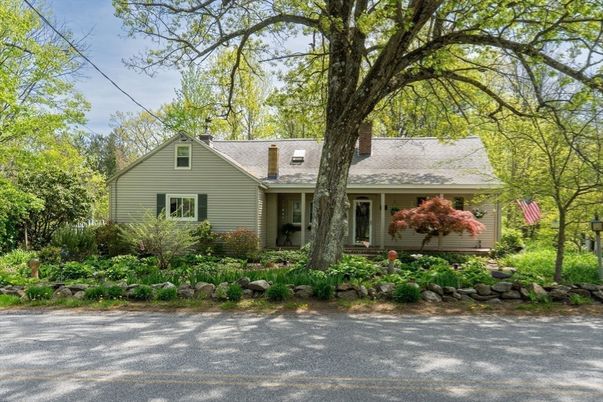 Exterior, Facade, Cape Cod