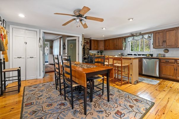 Dining room, Interior, Kitchen, Recessed Lighting, Wood Texture Flooring