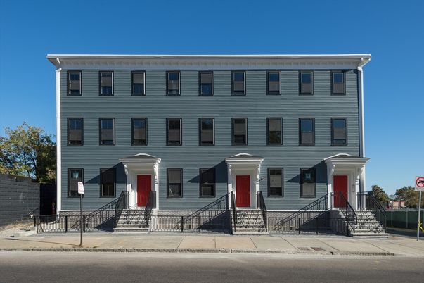 Exterior, Facade, Georgian