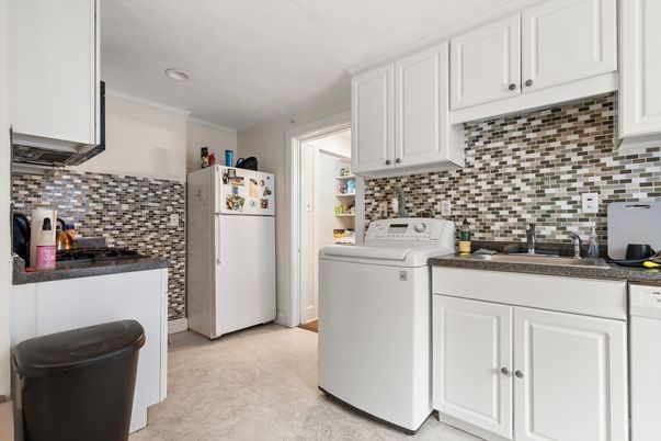 Interior, Kitchen, Recessed Lighting, Washer