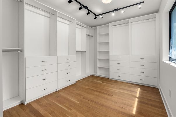 Interior, Walk-in Closets, Wood Texture Flooring