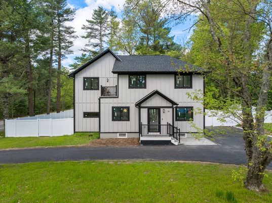 Backyard, Exterior, Facade, Farmhouse