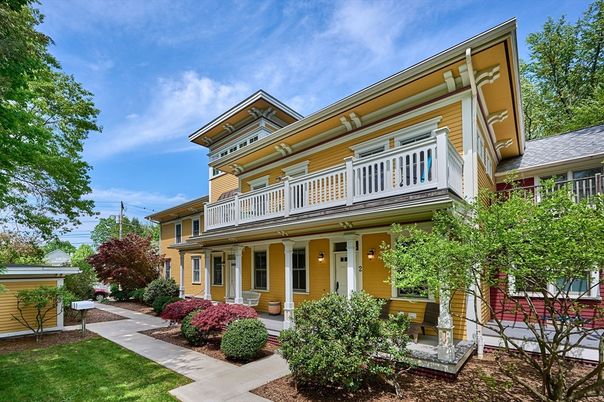 Exterior, Facade, American Craftsman