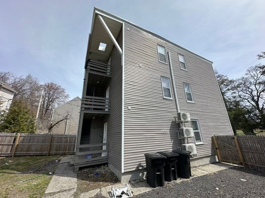 Exterior, Facade, Rowhouse