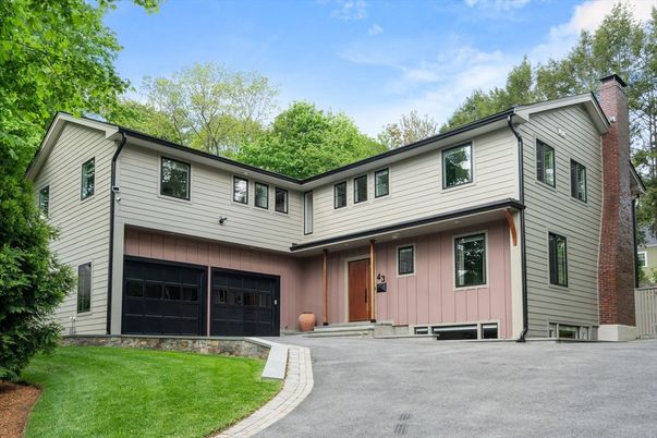 Attached, Exterior, Facade, Farmhouse