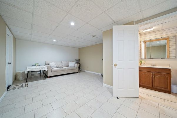 Bathroom, Interior, Recessed Lighting