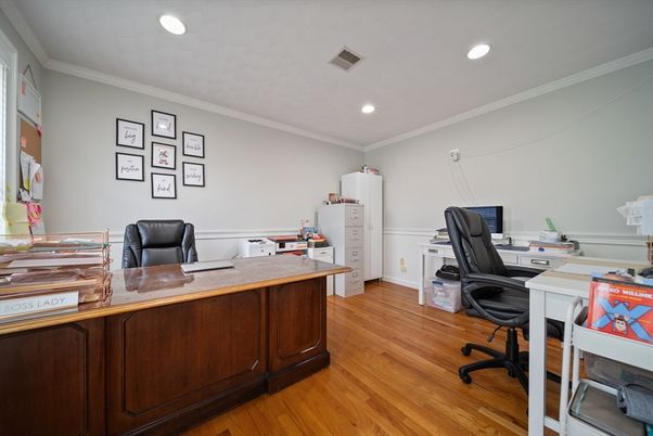 Home Office, Interior, Recessed Lighting, Wood Texture Flooring