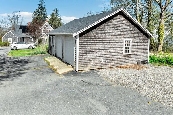 Detached Garage, Exterior