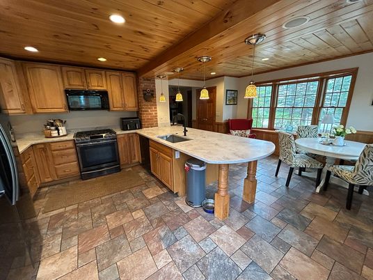 Dining room, Interior, Kitchen, Pendant Lights, Recessed Lighting, Wooden Ceilings