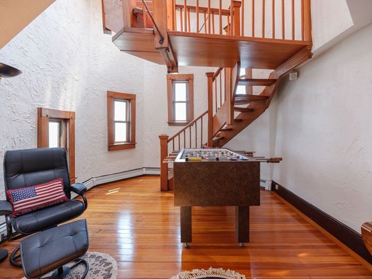 Game Room, Interior, Wood Texture Flooring