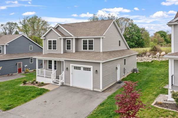 Attached, Exterior, Facade, Farmhouse