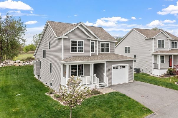 Attached, Exterior, Facade, Farmhouse