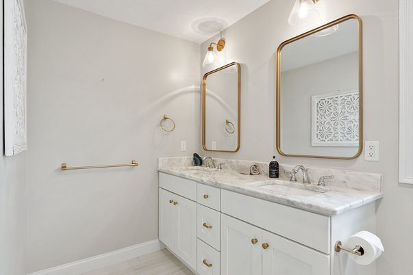 Bathroom, Dual Sink Vanities, Interior