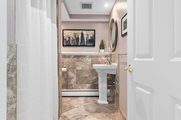Bathroom, Interior, Recessed Lighting