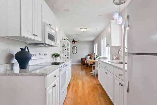 Interior, Kitchen, Pendant Lights, Recessed Lighting, Wood Texture Flooring