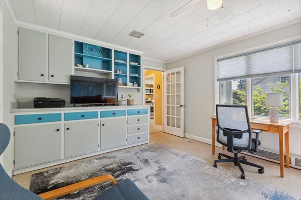 Home Office, Interior