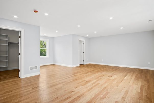 Empty room, Interior, Recessed Lighting, Wood Texture Flooring