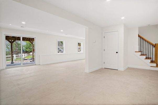 Empty room, Interior, Recessed Lighting