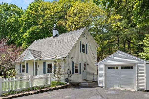 Detached Garage, Exterior, Facade, Cape Cod