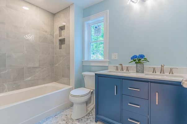 Bathroom, Interior, Recessed Lighting