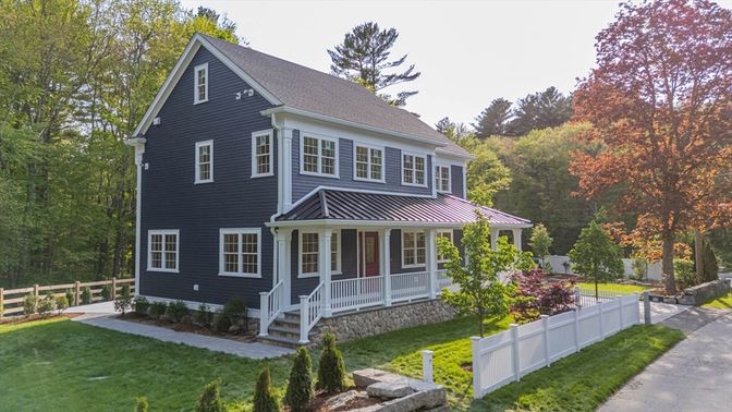 Backyard, Exterior, Facade, Queen Anne Victorian