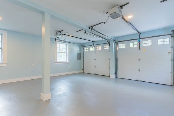 Garage, Interior