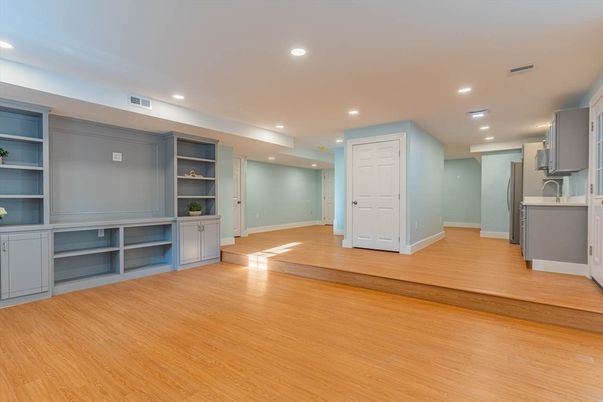 Empty room, Interior, Recessed Lighting, Wood Texture Flooring