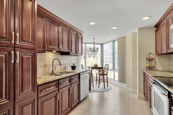 Dining room, Interior, Kitchen, Recessed Lighting, Stainless Steel Appliances