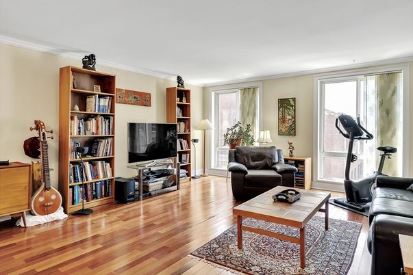 Fitness Equipment, Interior, Living room, Wood Texture Flooring