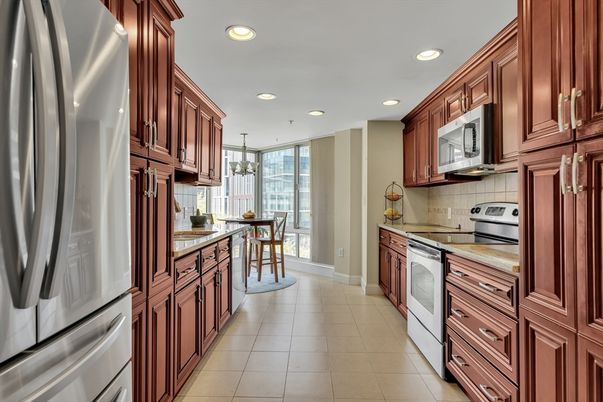 Dining room, Interior, Kitchen, Pendant Lights, Recessed Lighting, Stainless Steel Appliances