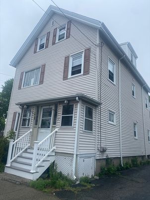 Exterior, Facade, Queen Anne Victorian