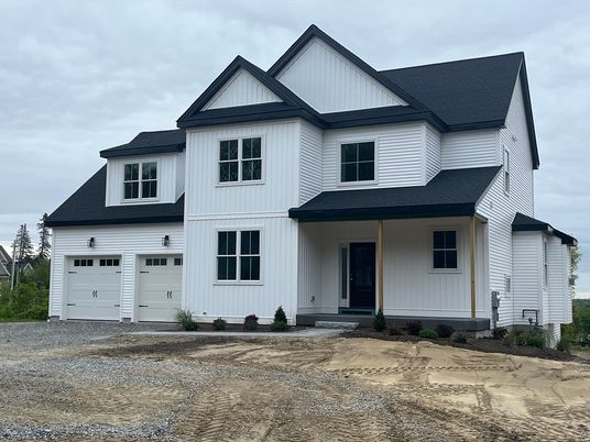 Attached, Exterior, Facade, Farmhouse