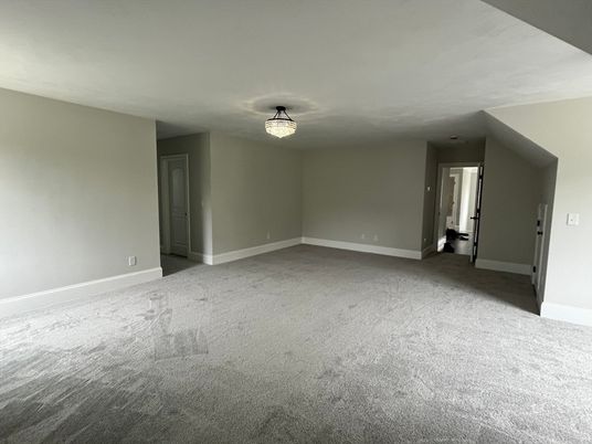 Empty room, Interior
