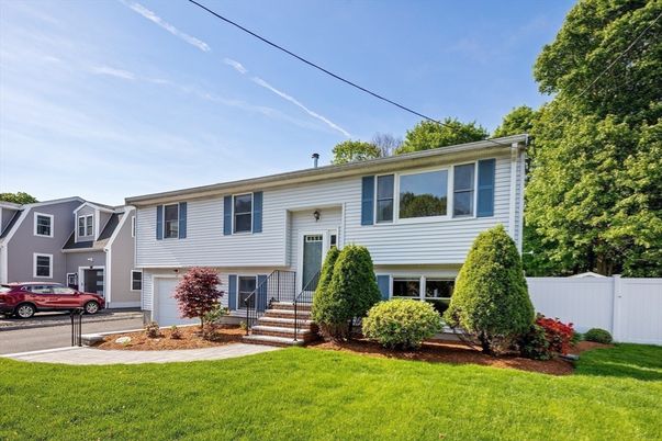Attached, Exterior, Facade, Raised Ranch