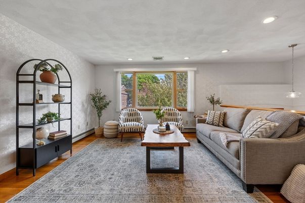 Interior, Living room, Pendant Lights, Recessed Lighting, Wood Texture Flooring