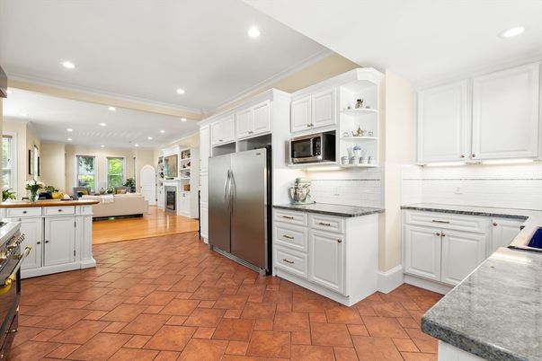 Interior, Kitchen, Living room, Recessed Lighting, Stainless Steel Appliances